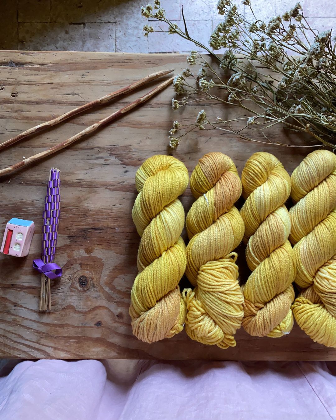 Cockatoos and Jonquils - Yarn Club extra skein
